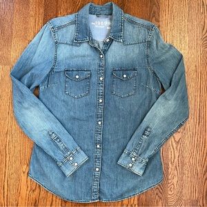 Gap denim shirt with Pearl Snaps size M Tall